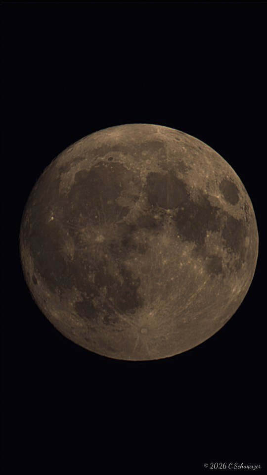 Der fast volle Mond — 99 % beleuchtet