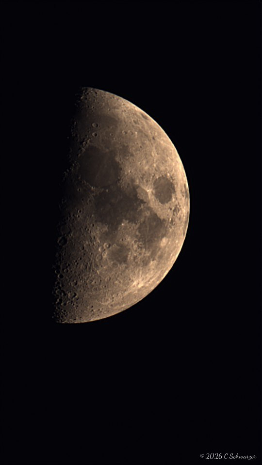 Der Mond im ersten Viertel — Halbmond